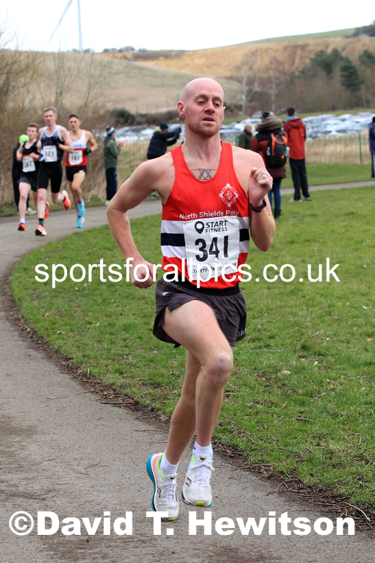 Senior men and veteran men over-40s NECAA Road Relay Champs., Hetton Lyons Park, Hetton le Hole, County Durham. Photo: David T. Hewitson/Sports for All Pics